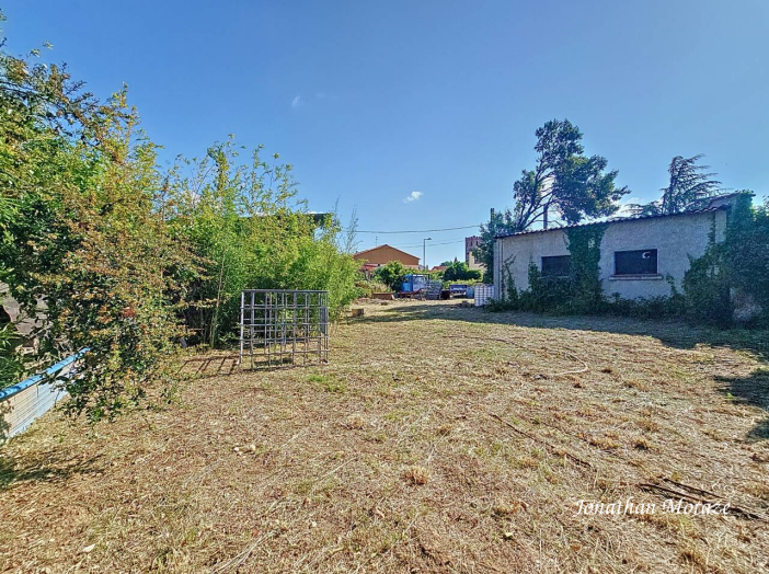 Terrain de 657m²
