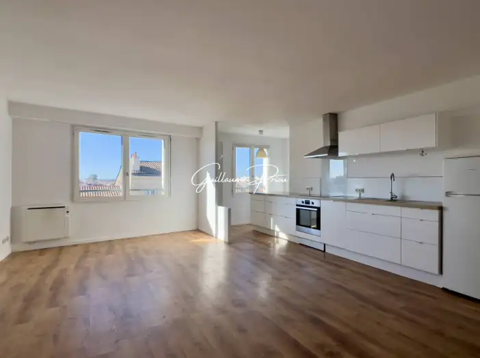 Appartement 2 pièces de 55 m² - Bordeaux (33800)