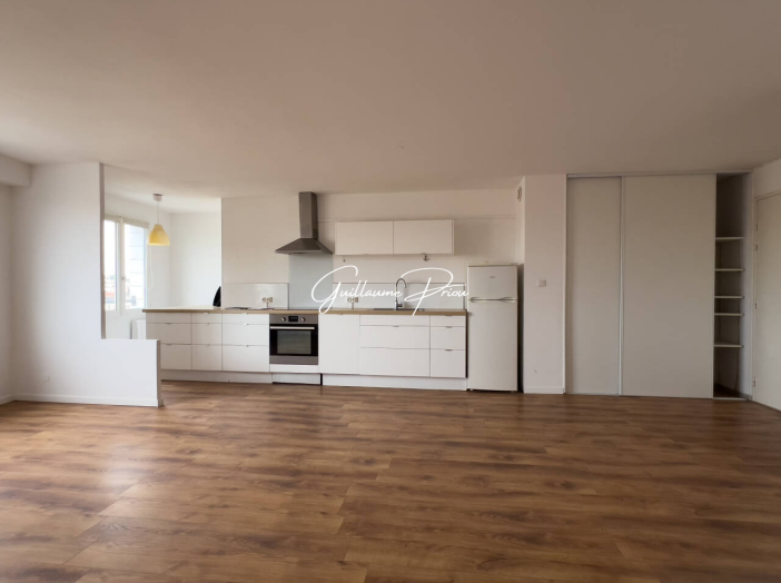 Appartement 2 pièces de 55 m² - Bordeaux (33800)