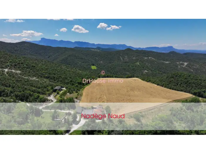 Maison 12 pièces de 350 m² - Montclar-sur-Gervanne (26400)