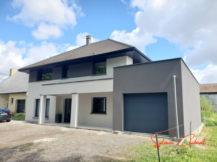 Maison 8 pièces de 165 m² - Blaringhem (59173)