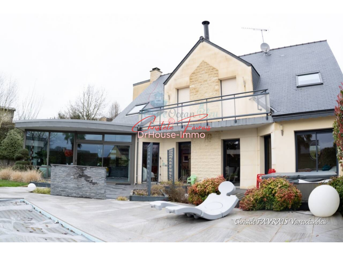 Maison de 290m² - 9 pièces