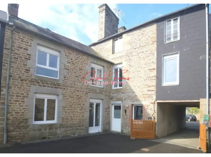 Maison 6 pièces de 156 m² - Landivy (53190)