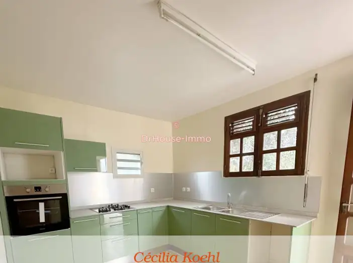 Maison 8 pièces de 125 m² - Robert (97231)