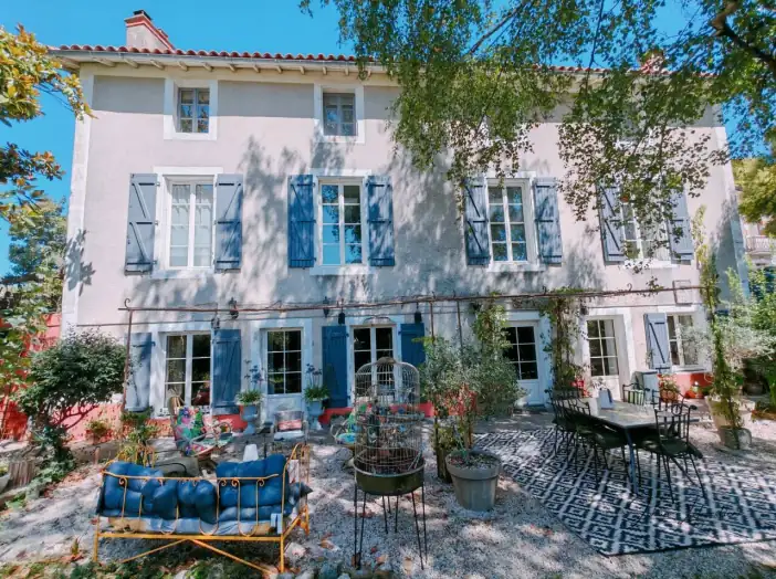 Maison 6 pièces de 177 m² - Melle (79500)