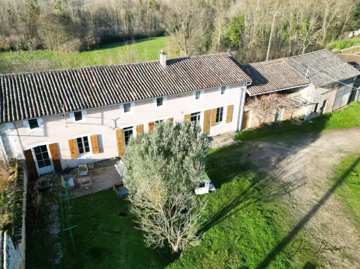 Maison 5 pièces de 174 m² - Mazières-sur-Béronne (79500)