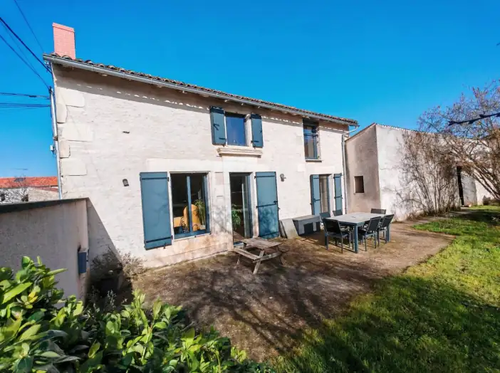 Maison 4 pièces de 100 m² - Champigny en rochereau (86170)