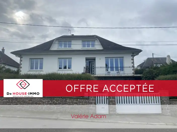 Maison 8 pièces de 208 m² - Cherbourg-en-Cotentin (50120)