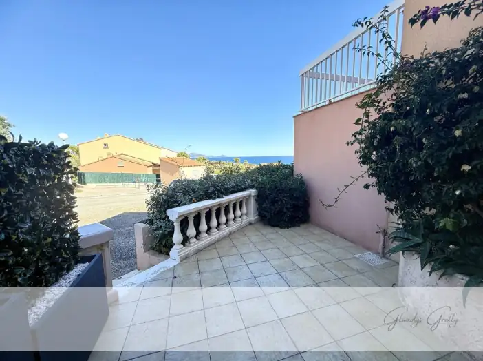 Appartement 2 pièces de 32 m² - Fréjus (83600)