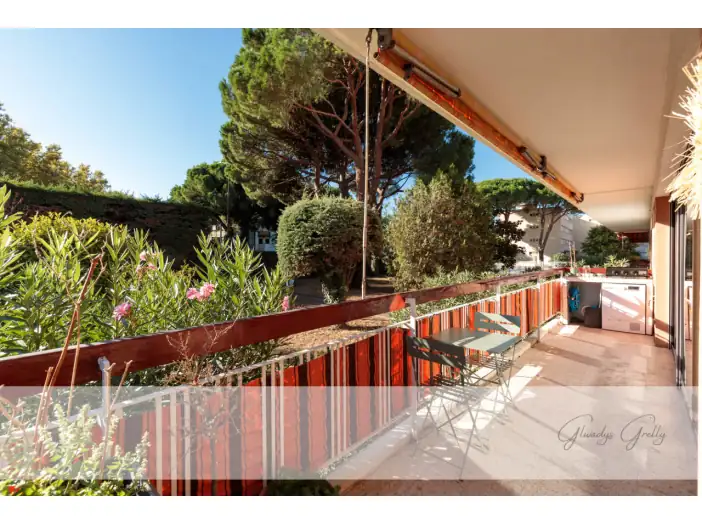 Appartement 4 pièces de 85 m² - Fréjus (83600)