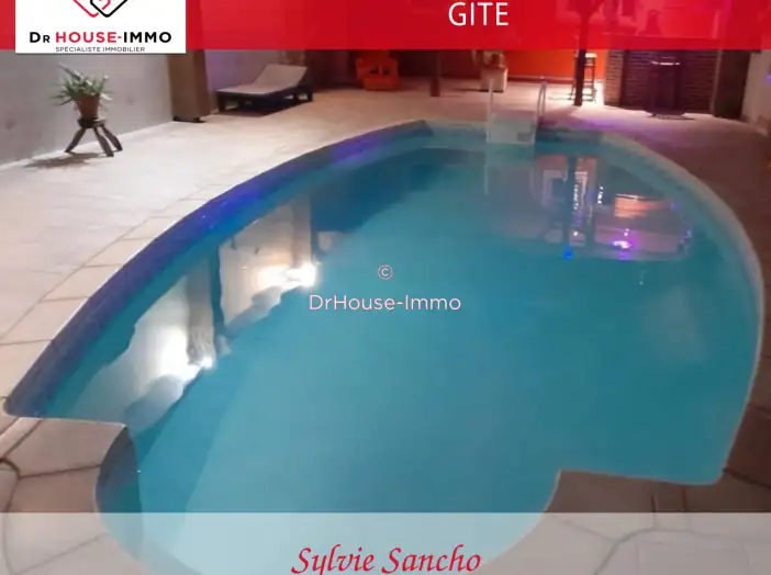 Maison 8 pièces de 333 m² - Niherne (36250)