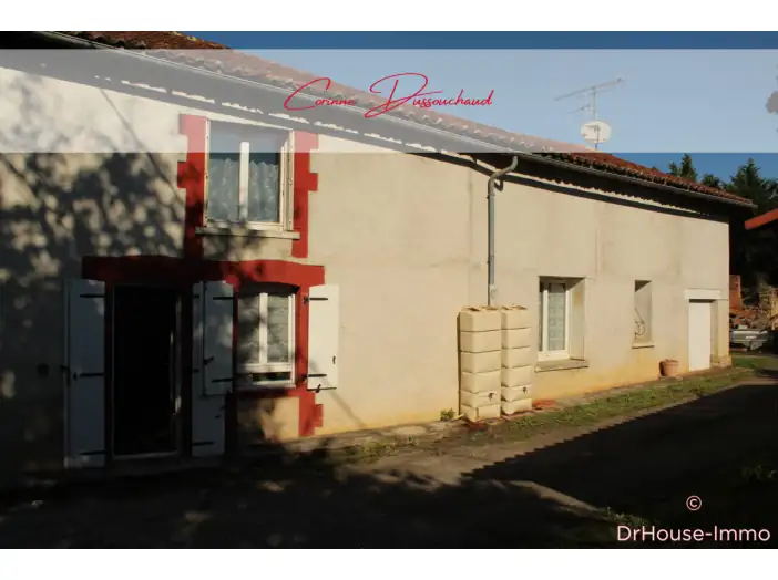 Maison 6 pièces de 137 m² - Nieuil (16270)