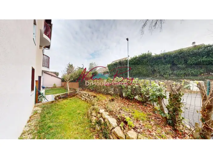 Appartement 3 pièces de 77 m² - Chambéry (73000)