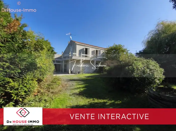 Commerce 6 pièces de 195 m² - La Rochelle (17000)