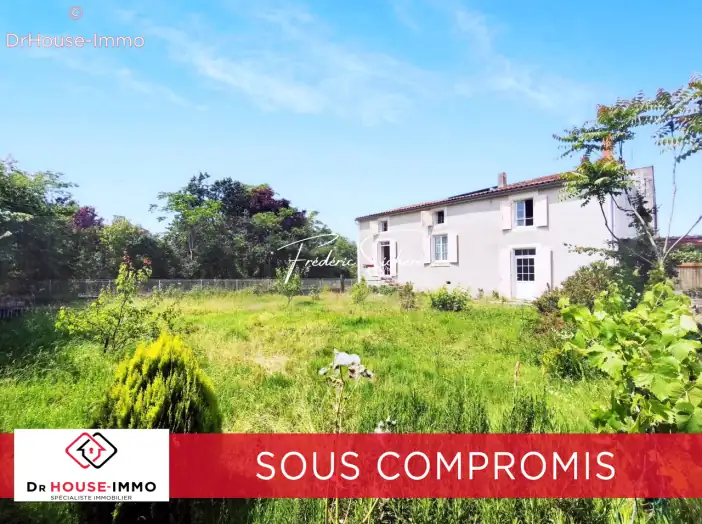Maison 6 pièces de 137 m² - Le Bourdet (79210)