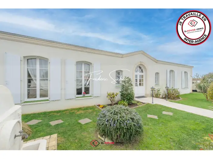 Maison 7 pièces de 221 m² - Puilboreau (17138)