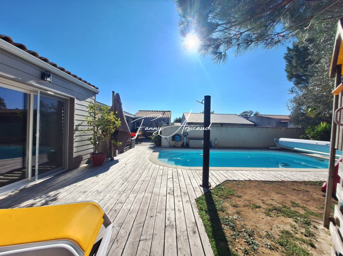 Maison 6 pièces de 187 m² - Champagné-les-Marais (85450)