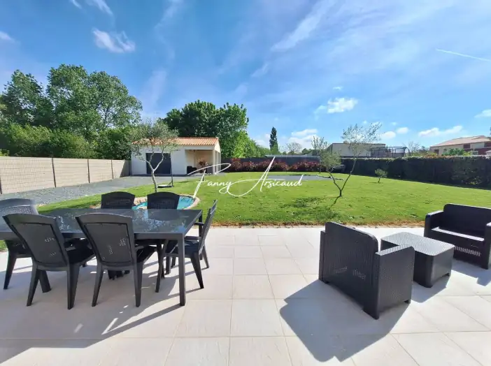 Maison 7 pièces de 114 m² - Velluire (85770)