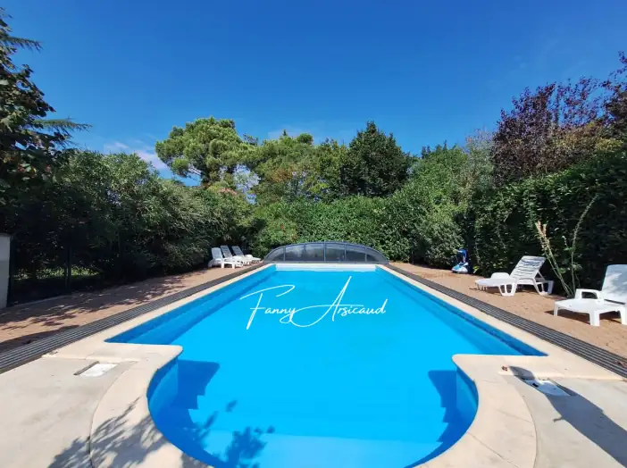 Maison 12 pièces de 278 m² - Velluire (85770)