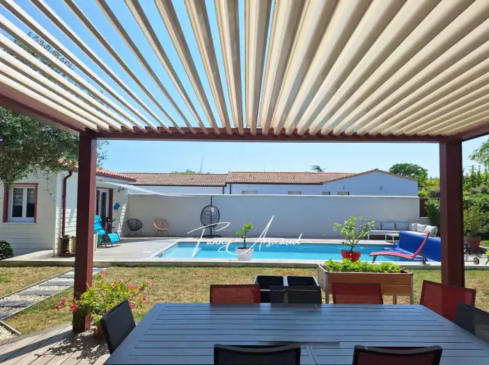 Maison 7 pièces de 156 m² - Andilly (17230)