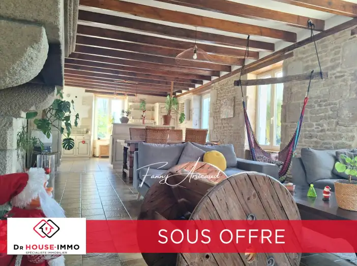 Maison 12 pièces de 278 m² - Velluire (85770)