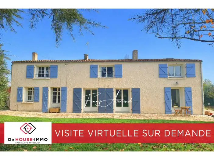 Maison 12 pièces de 278 m² - Velluire (85770)