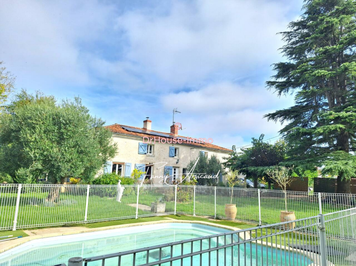 Maison de 201m² - 7 pièces