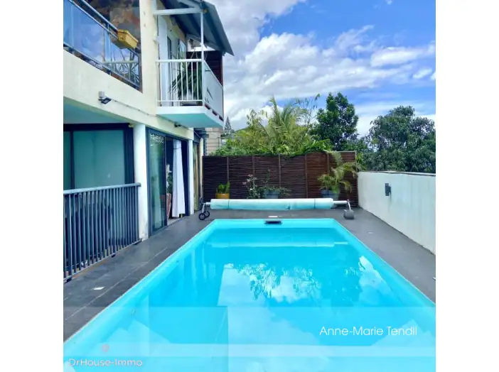 Maison 7 pièces de 160 m² - Possession (97419)