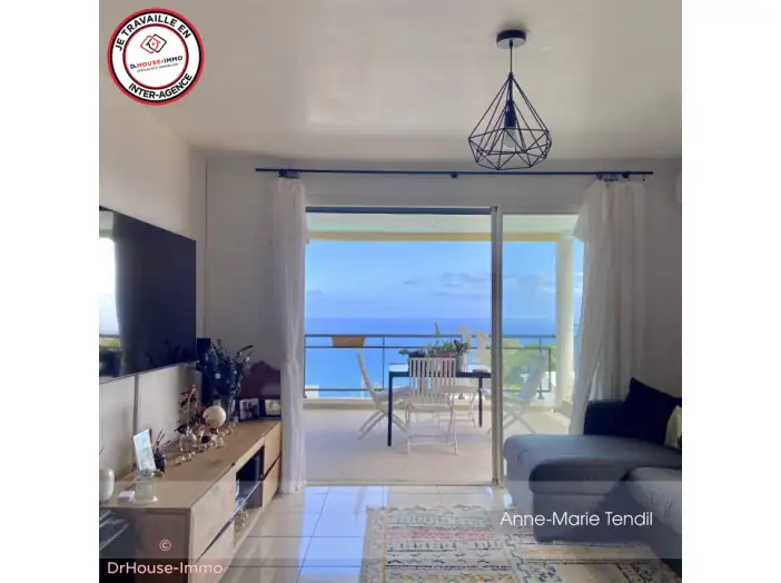 Maison 7 pièces de 160 m² - Possession (97419)