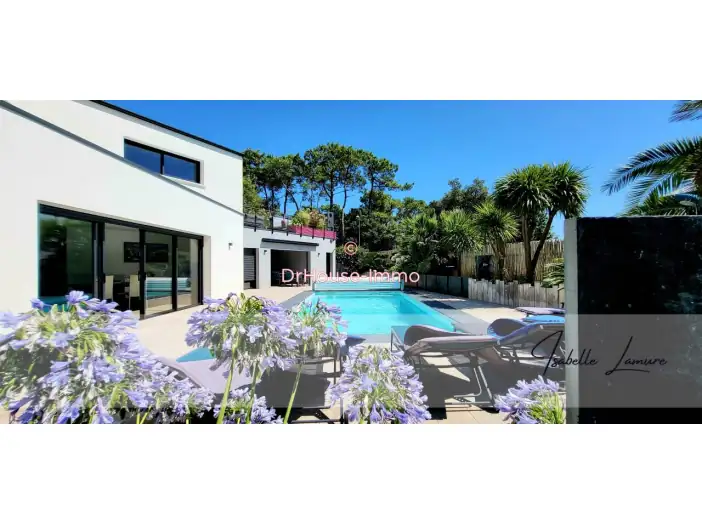 Maison 8 pièces de 204 m² - Jard-sur-Mer (85520)