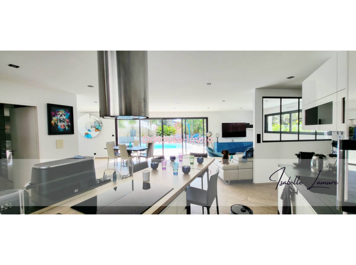 Maison de 204m² - 8 pièces