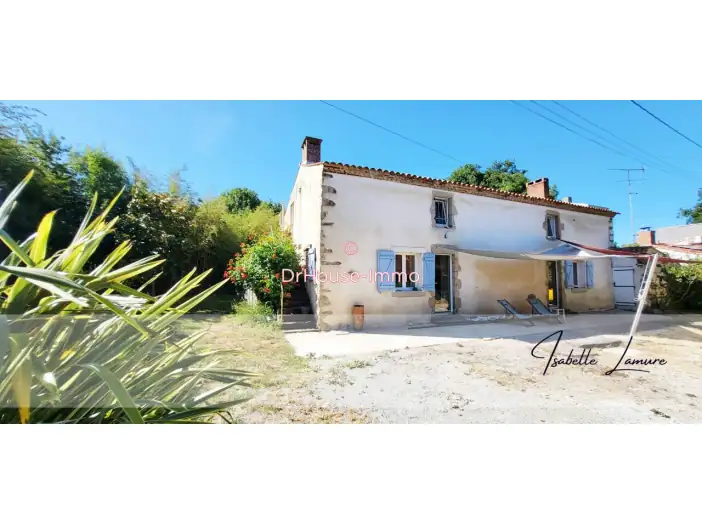 Maison 7 pièces de 218 m² - Aubigny (85430)