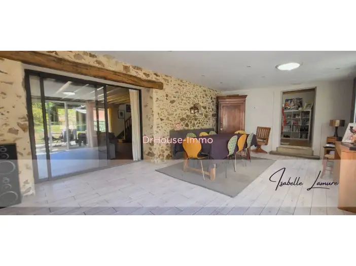 Maison 7 pièces de 218 m² - Aubigny (85430)