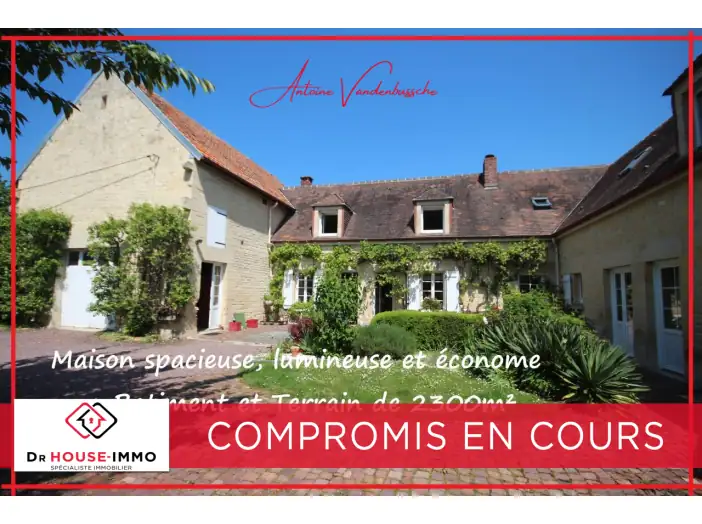 Maison 9 pièces de 263 m² - Bayeux (14400)