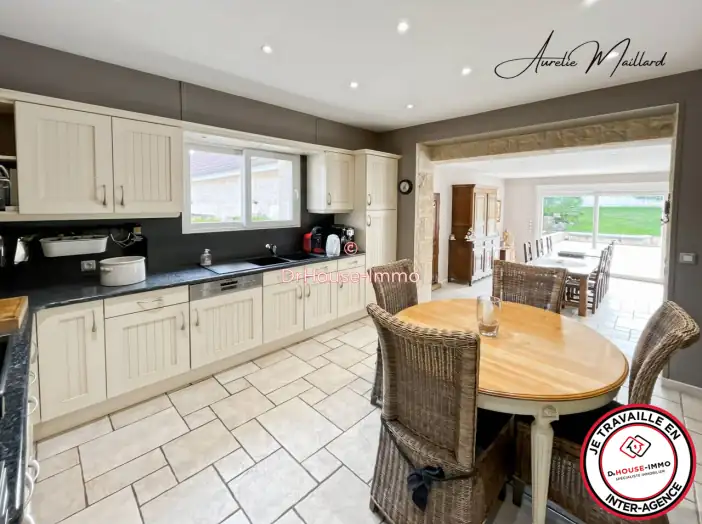 Maison 6 pièces de 199 m² - Falaise (14700)