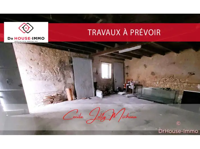 Maison 4 pièces de 237 m² - Mirambeau (17150)