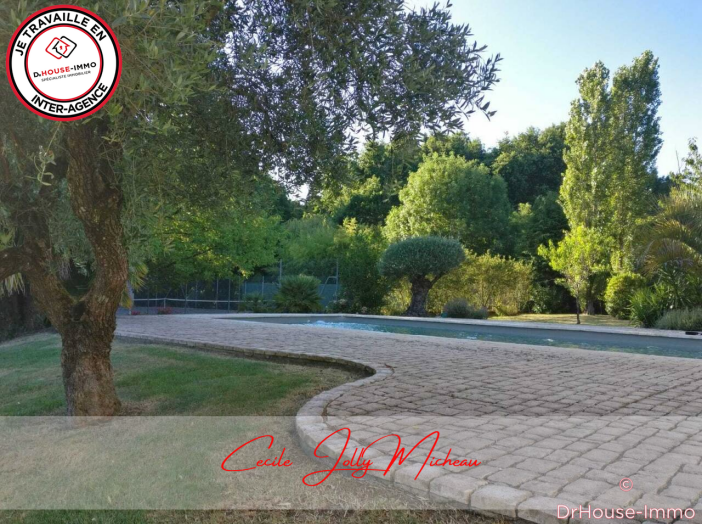 Maison de 245m² - 8 pièces