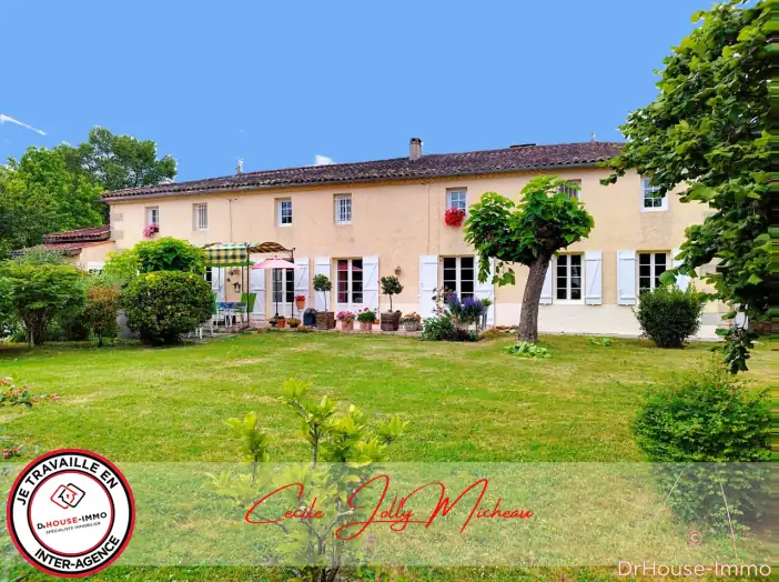 Maison 6 pièces de 185 m² - Saint-Paul (33390)