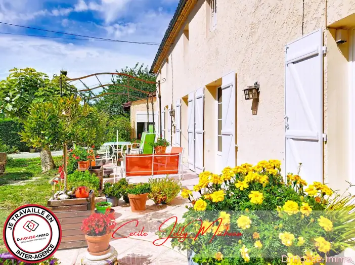 Maison 6 pièces de 185 m² - Saint-Paul (33390)