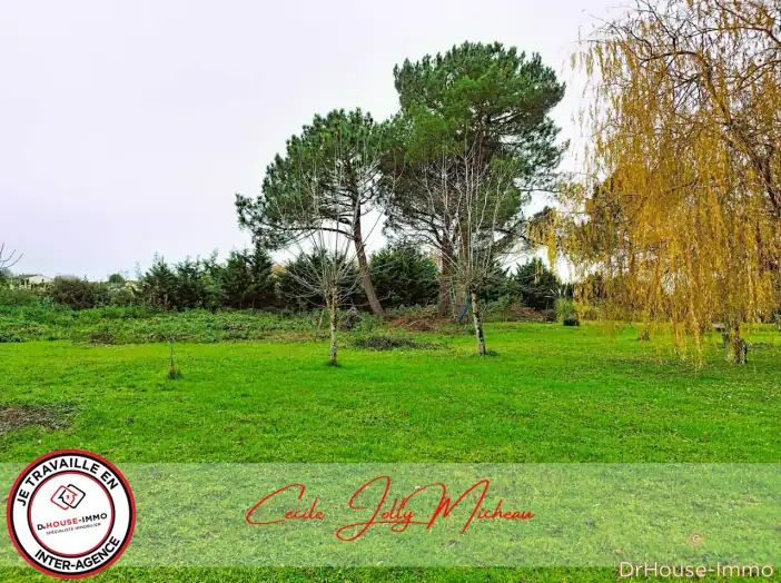 Terrain de 3 000 m² - Cartelègue (33390)