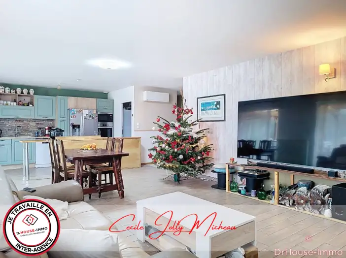 Maison 4 pièces de 105 m² - Laruscade (33620)