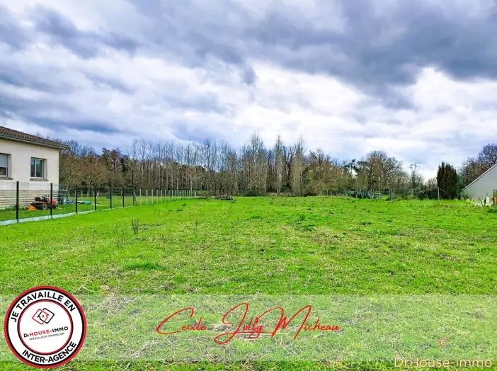 Terrain de 2 389 m² - Braud-et-Saint-Louis (33820)