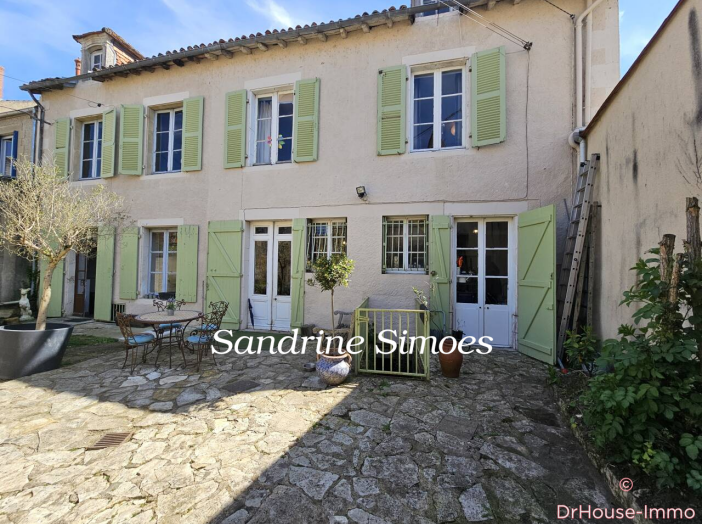 Maison de 290m² - 10 pièces