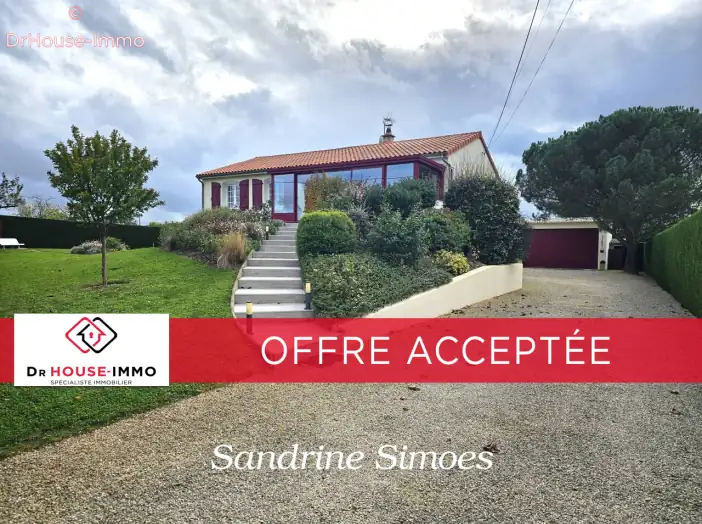 Maison 6 pièces de 132 m² - Lathus-Saint-Rémy (86390)