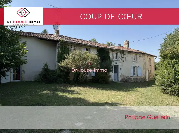 Maison 6 pièces de 207 m² - Ayron (86190)