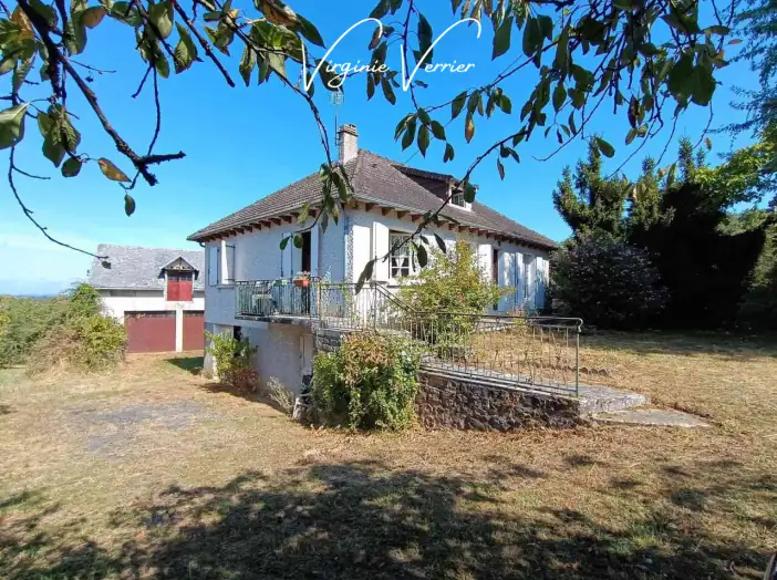 Maison 5 pièces de 102 m² - Ayen (19310)