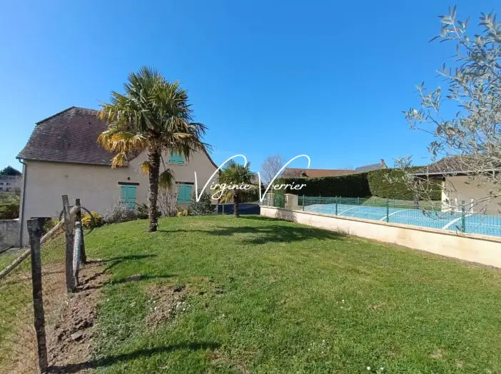 Maison 6 pièces de 170 m² - Châtres (24120)