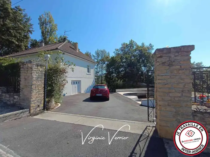 Maison 6 pièces de 149 m² - Montignac-lascaux (24290)