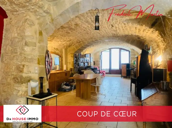 Maison 6 pièces de 250 m² - Uzès (30700)